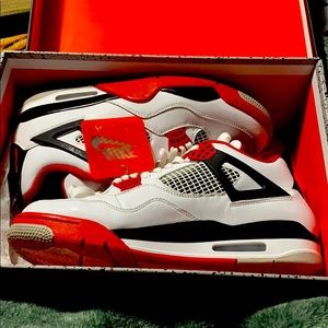 SOLD Air Jordan retro 4